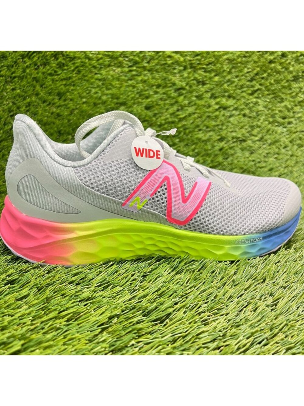 New Balance Arishi Fresh Foam v4 Girls Size 5Y Gray Pink Running Shoes Sneakers
